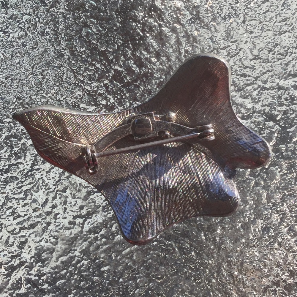 Abstract leaf pin - Picture 2 of 2